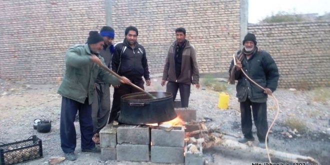 طبخ غذا زیر نم نم باران هفتم محرم۹۳ خانیک