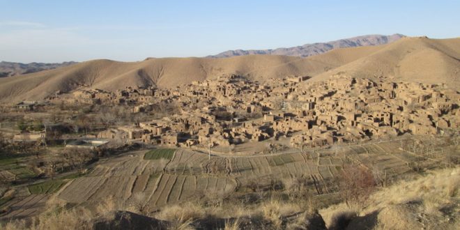 نمایی از روستای قدیم خانیک-بهمن۱۳۶۴-فیلم