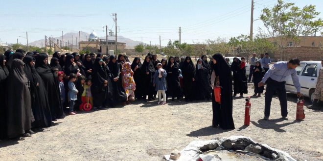 آموزش اطفای حریق به بانوان روستای خانیک فردوس