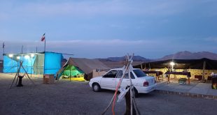 برپایی چادر در حاشیه محور فردوس بجستان جهت پذیرایی از مسافران
